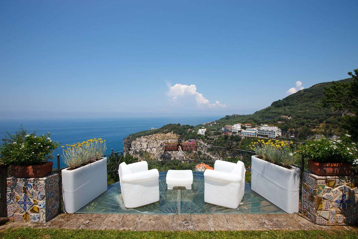 luxury villa sorrento