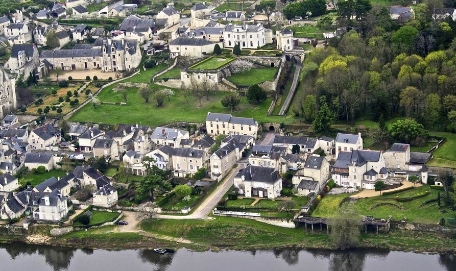 Loire castle rental