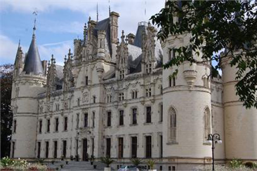France Loire valley - Why not rent a fairytale chateau?